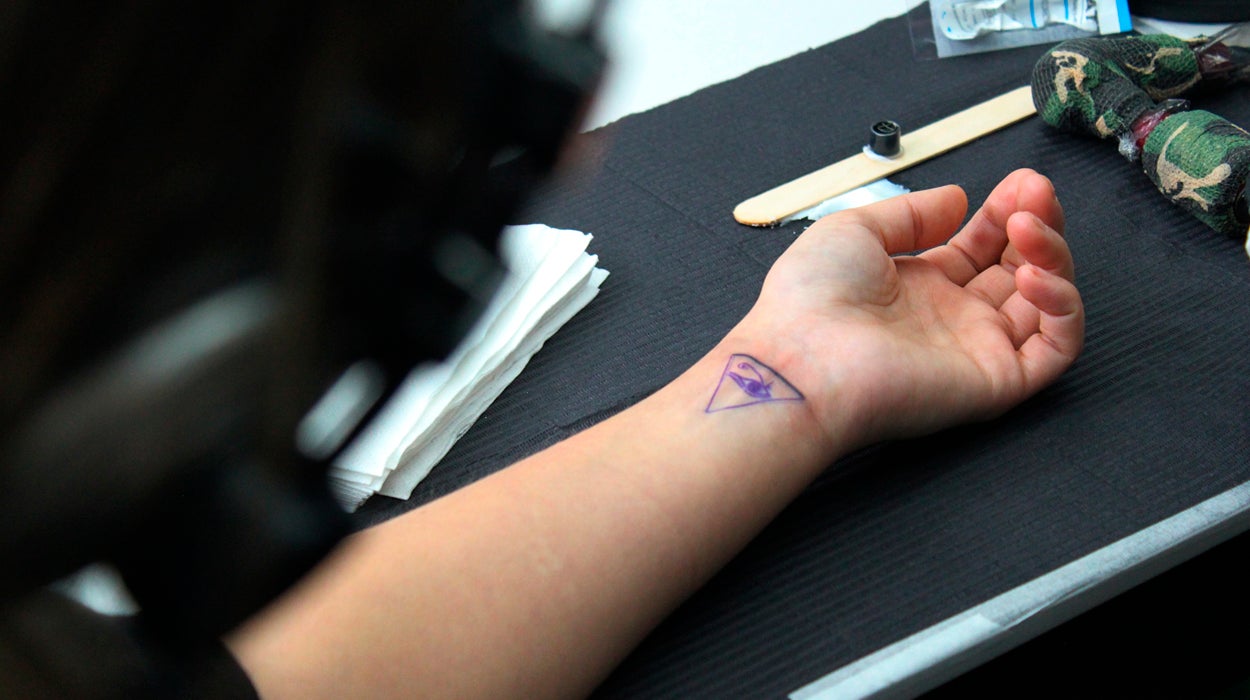 "Los tatuajes estaban mal vistos en algunas culturas y se usaban como castigo" "Los tatuajes estaban mal vistos en algunas culturas y se usaban como castigo"