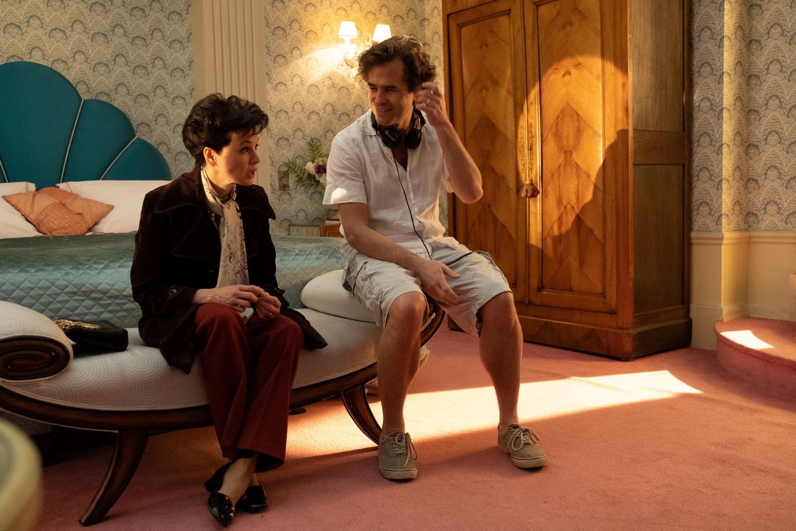 Rupert Goold utilizó la técnica "del palo y la zanahoria" para dar confianza a Renée Zellweger durante el rodaje de 'Judy' Rupert Goold utilizó la técnica "del palo y la zanahoria" para dar confianza a Renée Zellweger durante el rodaje de 'Judy'