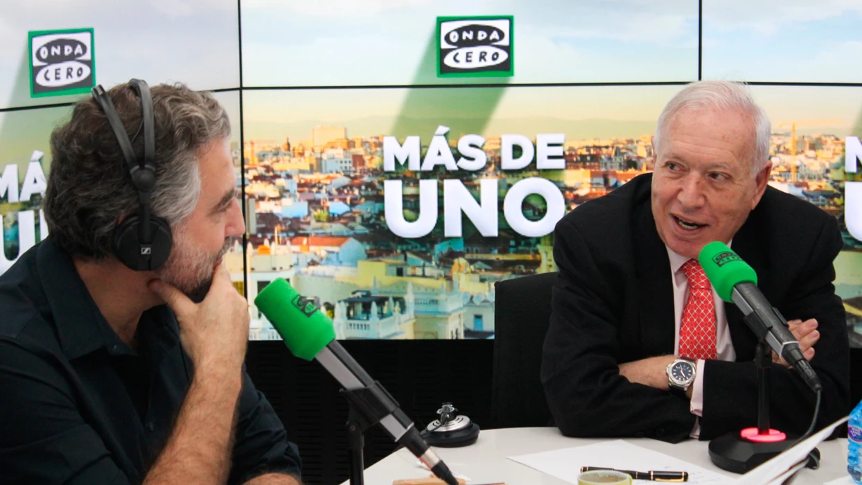 Carlos Alsina con José Manuel García-Margallo en Onda Cero Carlos Alsina con José Manuel García-Margallo en Onda Cero
