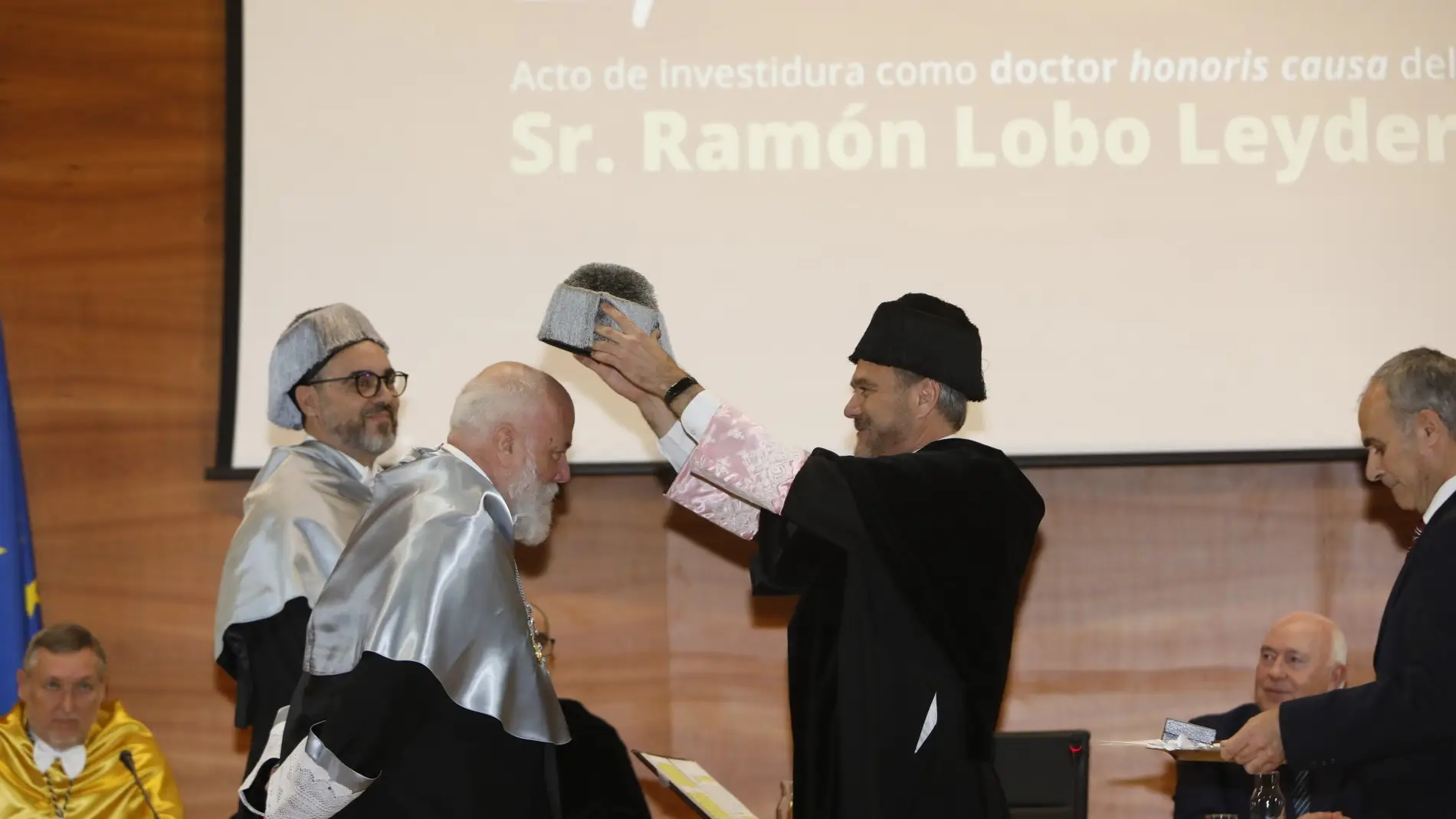 Ramón Lobo doctor Honoris Causa UMH