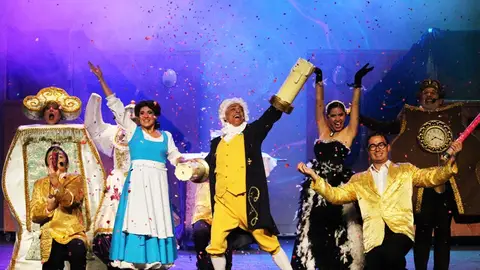 La Bella y la Bestia La Bella y la Bestia