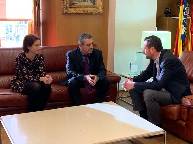 Ayuntamiento y Generalitat instan a los propietarios de viviendas y empresas irregulares a normalizar su situación Ayuntamiento y Generalitat instan a los propietarios de viviendas y empresas irregulares a normalizar su situación