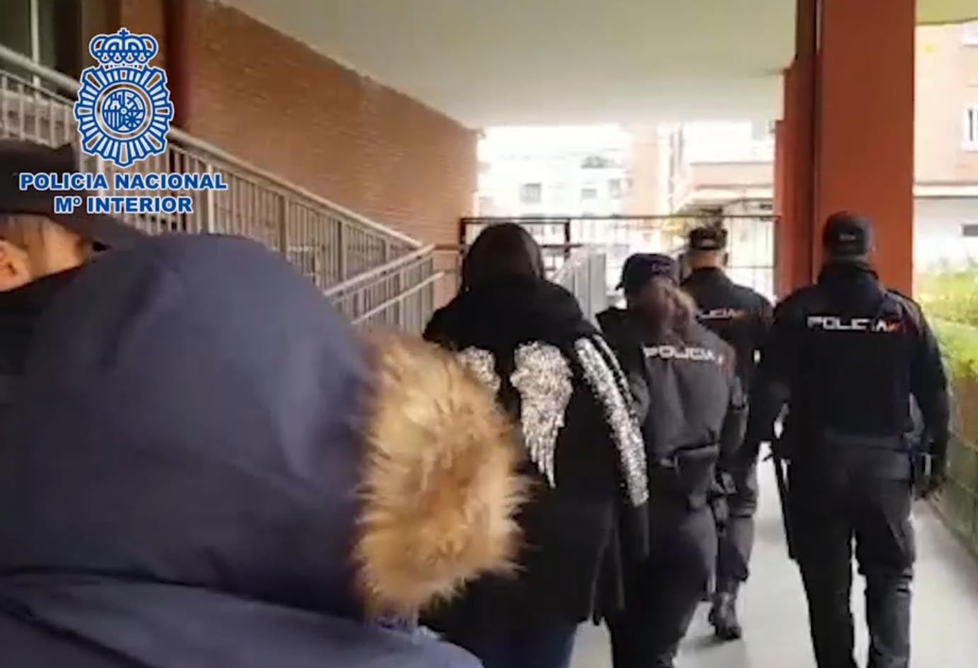 Pagaban entre 300 y 900 euros por un contrato falso Pagaban entre 300 y 900 euros por un contrato falso