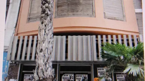 Edificio que albergará la oficina del Plan Cabnyal Calle Barrca, 53
