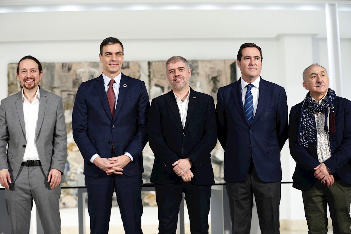 Firman en Moncloa la subida del Salario Mínimo Interprofesional Firman en Moncloa la subida del Salario Mínimo Interprofesional