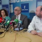 Juan Camacho durante la rueda de prensa en el Hospital de Ciudad Real