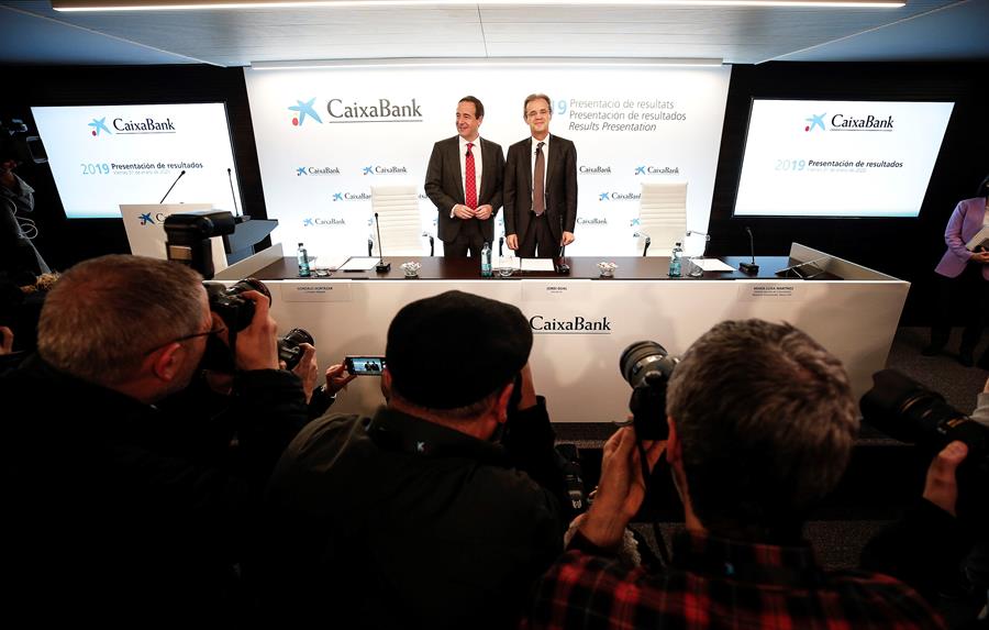 CaixaBank obtuvo un beneficio atribuido de 1.705 millones de euros CaixaBank obtuvo un beneficio atribuido de 1.705 millones de euros