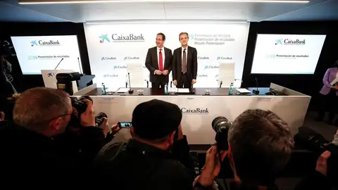 Los responsables de la entidad bancaria durante la presentación de los resultados. CAIXABANK RESULTADOS