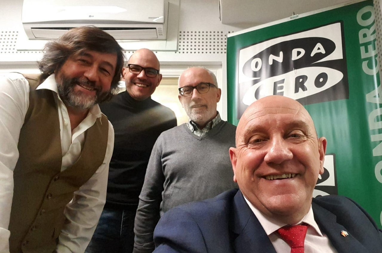A tertulia de actualidade en Más de Uno Ourense A tertulia de actualidade en Más de Uno Ourense