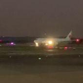El vídeo del avión de Air Canada aterrizando de emergencia en Madrid-Barajas