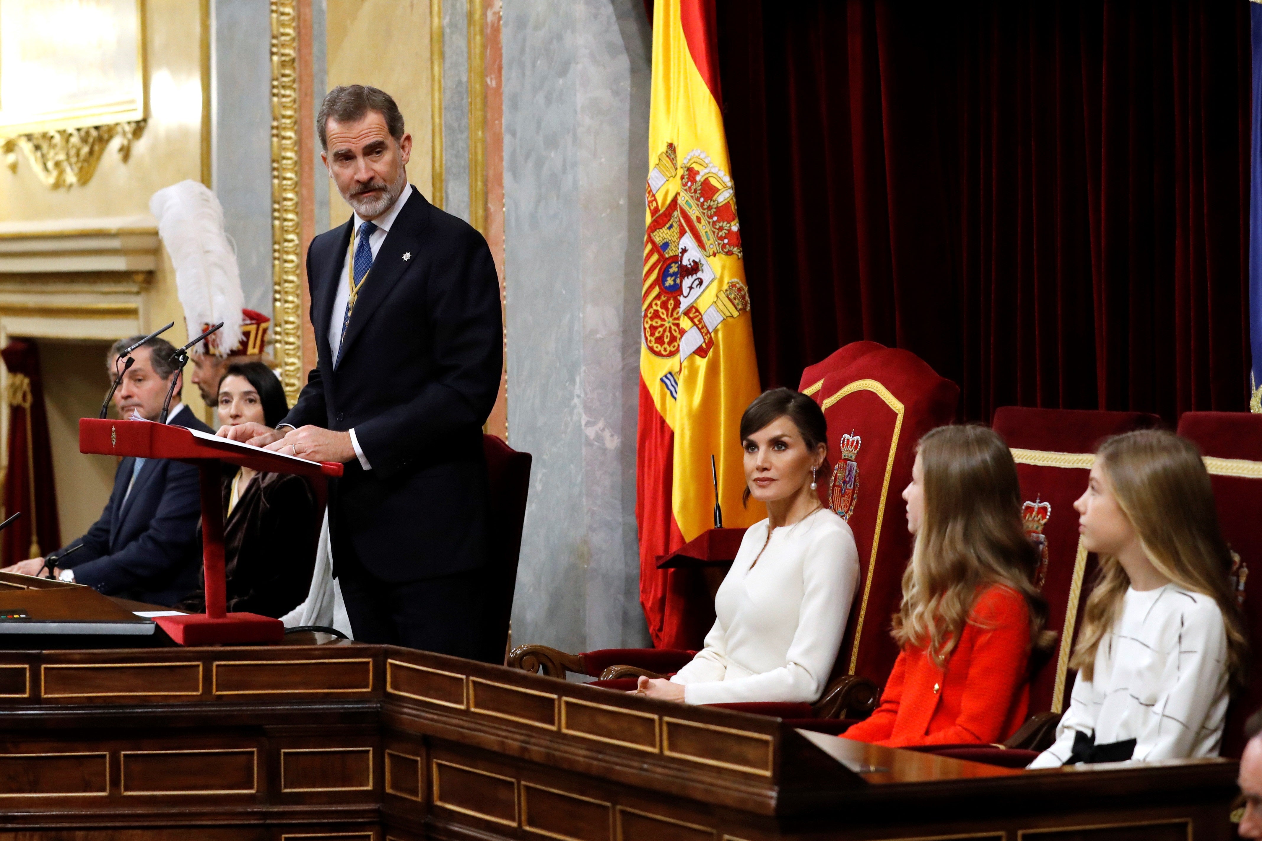 Las preguntas de Amón: "¿No os pareció entrañable que Garzón aplaudiera al ciudadano Borbón?" Las preguntas de Amón: "¿No os pareció entrañable que Garzón aplaudiera al ciudadano Borbón?"