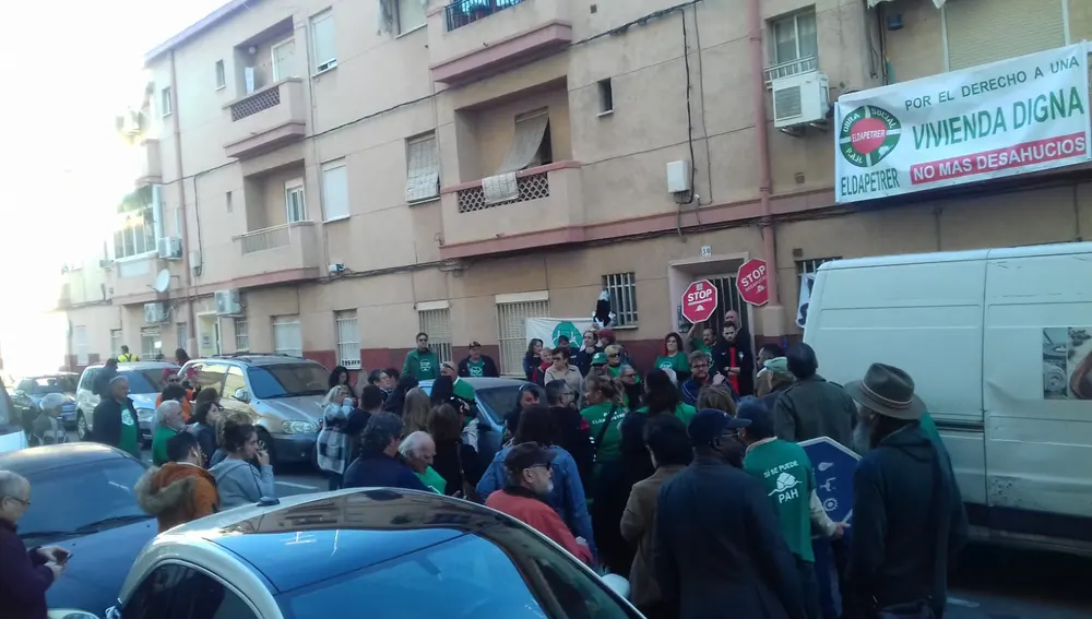Concentración de la PAH Elche en el barrio de Carrús. Concentración de la PAH Elche en el barrio de Carrús.