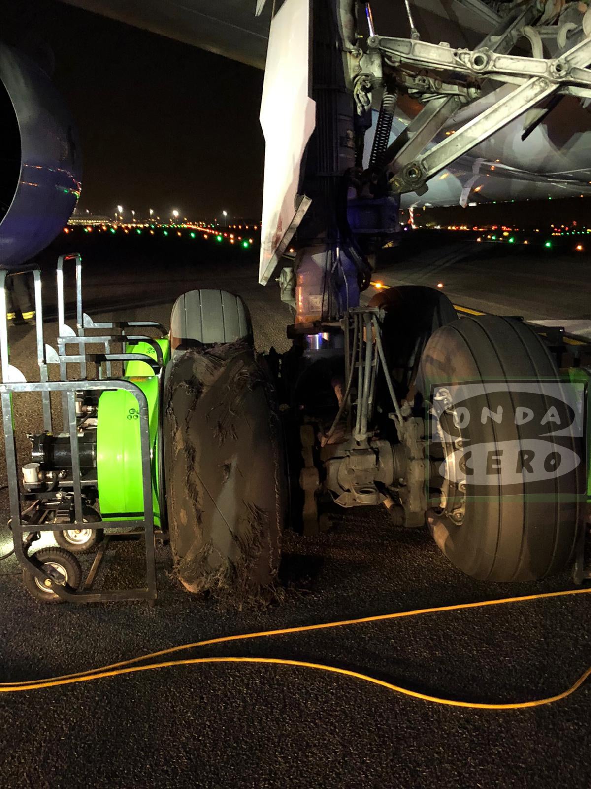 Las imágenes que muestran los daños que han obligado al avión de Air Canada a aterrizar de emergencia Las imágenes que muestran los daños que han obligado al avión de Air Canada a aterrizar de emergencia