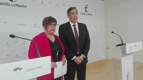 José Caro junto a la delegada de la Junta en Ciudad Real, Carmen Omedo José Caro junto a la delegada de la Junta en Ciudad Real, Carmen Omedo