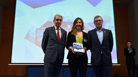 Mariana Boadella recogi&oacute; las 3 Pajaritas Azules del Ayuntamiento de C.Real