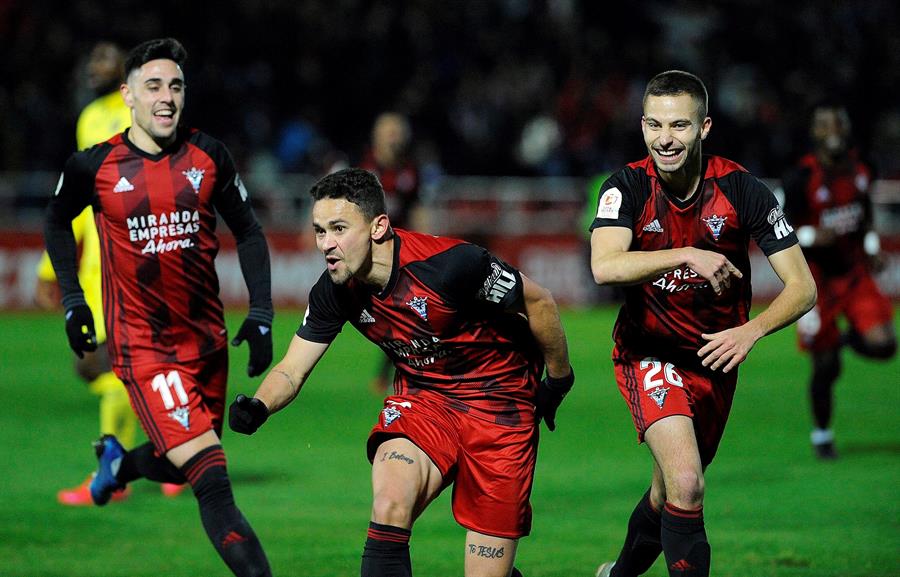Sergio González, uno de los capitanes del Mirandés: "El vestuario es una auténtica fiesta" Sergio González, uno de los capitanes del Mirandés: "El vestuario es una auténtica fiesta"
