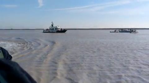 Desmontan 5 plataformas ilegales de pesca de angulas 