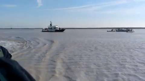 Desmontan 5 plataformas ilegales de pesca de angulas Desmontan 5 plataformas ilegales de pesca de angulas