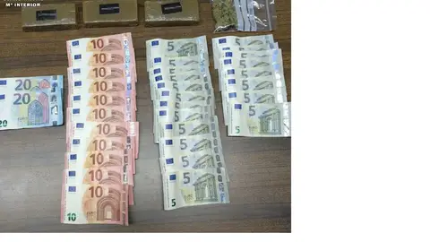 Detenida en Villamuriel por un presunto delito contra la salud pública. Sucesos