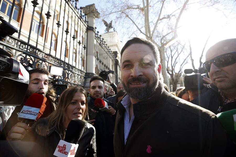 Tensión por la presencia de Abascal en la manifestación de agricultores: "No hemos pedido que venga ningún político" Tensión por la presencia de Abascal en la manifestación de agricultores: "No hemos pedido que venga ningún político"
