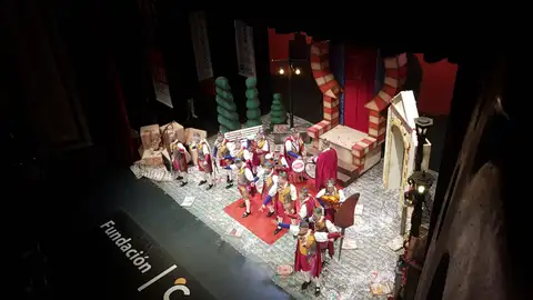 Comparsa "Mi reino en tus manos" - COAC 2020 p16 Localidad: Cádiz Autoría Letra: Ramón Manuel Ruiz Lorenzo Autoría Música: José Martínez González Dirección: Agustín Correa Rodríguez Representante Legal: Ramón Manuel Ruiz Lorenzo