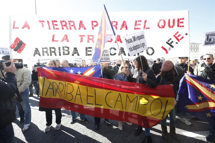 Pedro Barato, presidente de ASAJA: "Hemos pedido que la interlocución normal y natural tiene que estar en el Ministerio de Agricultura" Pedro Barato, presidente de ASAJA: "Hemos pedido que la interlocución normal y natural tiene que estar en el Ministerio de Agricultura"