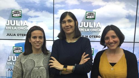 Mar&iacute;a Blasco, Elena Fueyo y Mar&iacute;a Moreno, en Julia en la onda.