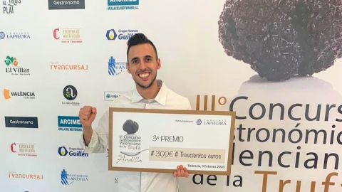 Cocinero de la Escuela de Hosteler&iacute;a de Alcal&aacute; de Henares
