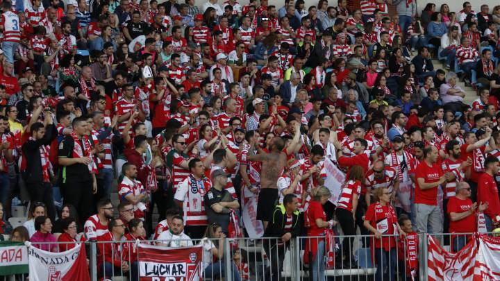 El Granada CF instalaría las gradas en las esquinas si juega fuera el primer partido de Copa, en un partido en el que los abonados pagarán suplemento. Onda Deportiva Granada 06/02/2020 El Granada CF instalaría las gradas en las esquinas si juega fuera el primer partido de Copa, en un partido en el que los abonados pagarán suplemento. Onda Deportiva Granada 06/02/2020