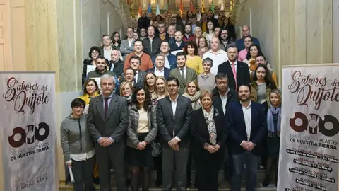 Foto de familia de los participantes en los "Sabores del Quijote" Foto de familia de los participantes en los "Sabores del Quijote"