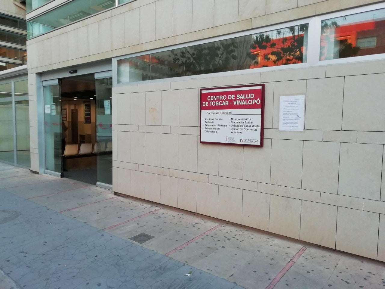 La Asociación de Vecinos de El Toscar de Elche se moviliza para exigir los médicos que faltan en su centro de salud y reducir las demoras La Asociación de Vecinos de El Toscar de Elche se moviliza para exigir los médicos que faltan en su centro de salud y reducir las demoras