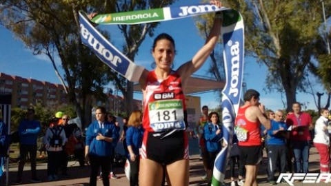 Elena Loyo 1&ordf; en el campeonato de Espa&ntilde;a de media marat&oacute;n
