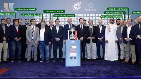 Los presidentes de las Federaciones territoriales con Rubuales en Arabia Saudí. Los presidentes de las Federaciones territoriales con Rubiales en Arabia Saudí.