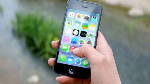 apple apps hand 3510_643x397
