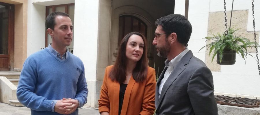 Llorenç Galmés, Beatriz Camiña y Toni Amengual, representantes de PP, Cs y PI en el Consell de Mallorca. Llorenç Galmés, Beatriz Camiña y Toni Amengual, representantes de PP, Cs y PI en el Consell de Mallorca.