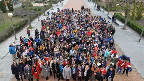 Medio millar de niños han conocido el funcionamiento de los laboratorios del campus de Ciudad Real Medio millar de niños han conocido el funcionamiento de los laboratorios del campus de Ciudad Real