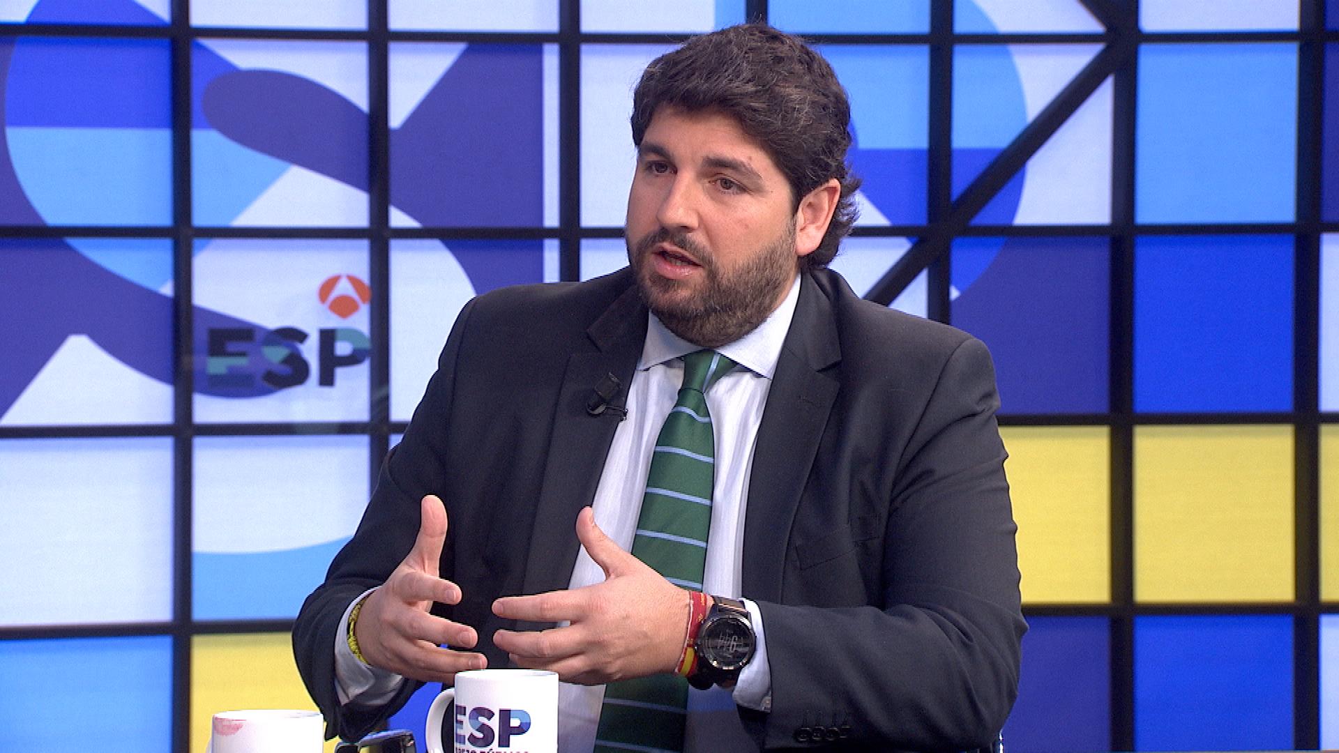 López Miras: "Empezamos a pensar que a Pedro Sánchez le interesa que reviente el Mar Menor" López Miras: "Empezamos a pensar que a Pedro Sánchez le interesa que reviente el Mar Menor"