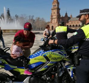 Exhibición del 112 en Sevilla Exhibición del 112 en Sevilla