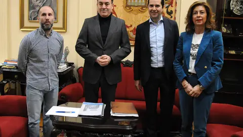 Reunión de Roman Rodriguez, có alcalde de Ourense Reunión de Roman Rodriguez, có alcalde de Ourense