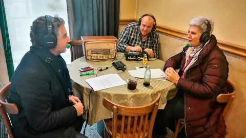 Mar&iacute;a del Pilar, con Carlos Alsina