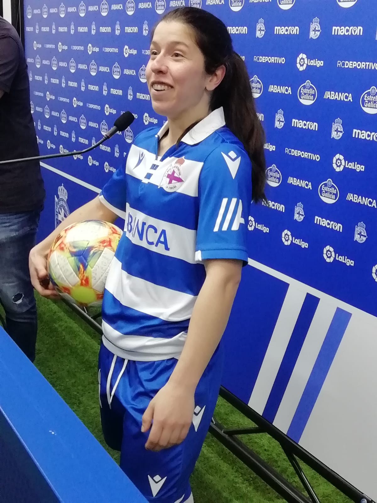 El Dépor no recurrirá la sanción de un partido a Vicente Gómez y Deportivo Abanca-R. Sociedad, con convenio colectivo ya, en Abegondo El Dépor no recurrirá la sanción de un partido a Vicente Gómez y Deportivo Abanca-R. Sociedad, con convenio colectivo ya, en Abegondo