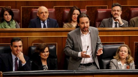 Pablo Iglesias, Pedro S&aacute;nchez, Carmen Calvo y Nadia Calvi&ntilde;o, en el Congreso