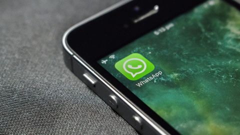 Icono de WhatsApp en el m&oacute;vil