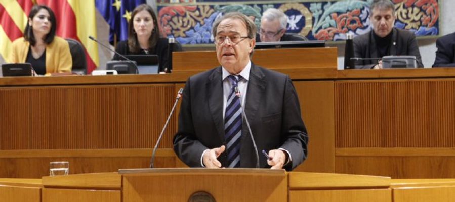 El consejero de Hacienda en su intervención en el pleno El consejero de Hacienda en su intervención en el pleno
