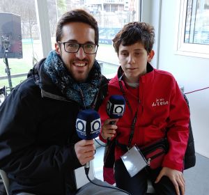 Pere, el niño ciego de Olot que narra partidos del equipo local en la radio Pere, el niño ciego de Olot que narra partidos del equipo local en la radio