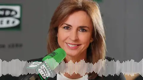 La divertida anécdota en la que a Mari Paz Fernández se le cayó un entrevistado al suelo La divertida anécdota en la que a Mari Paz Fernández se le cayó un entrevistado al suelo