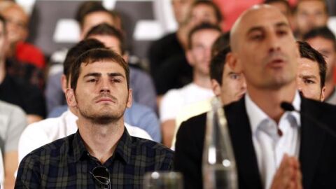 Rubiales con Iker Casillas. 