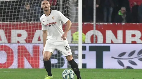 Sergi Gómez, titular ante el Granada Sergi Gómez, titular ante el Granada