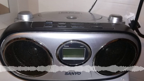 "Tengo guardado como un tesoro el transistor de mi abuelo" "Tengo guardado como un tesoro el transistor de mi abuelo"