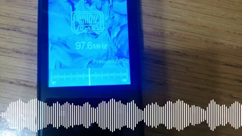 "Con la radio estoy siempre en compañía" "Con la radio estoy siempre en compañía"